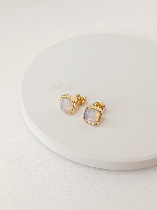 Brinco Quadrado Leitoso