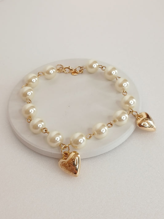 Pulseira Perolada e Corações