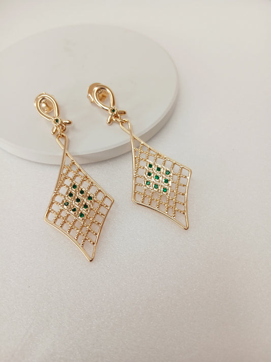 Brinco Losango com Mini Zircônias